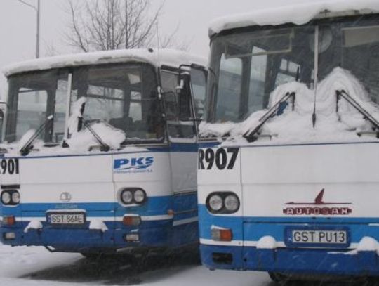 Po „krzakach” w zimnym autobusie 