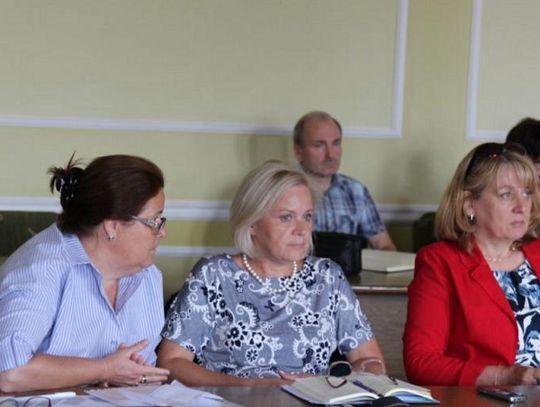 Podwyżki dla pracowników przedszkoli i szkół podstawowych. 150 zł więcej dla obsługi, 200 zł dla administracji 