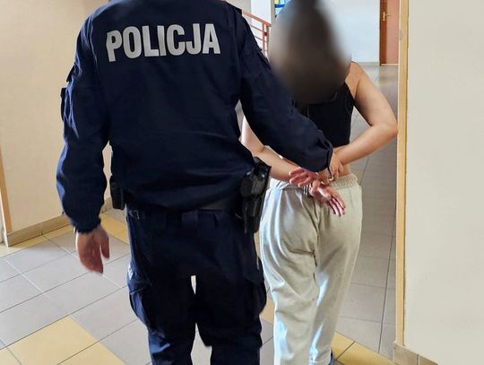 Pojechali na interwencję, a znaleźli przy 21-latce narkotyki