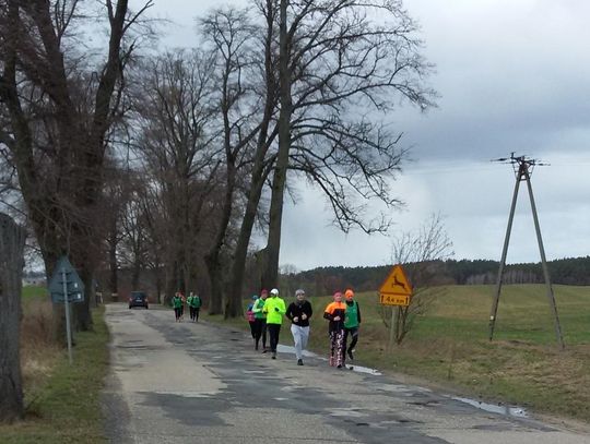 Pokonali biegiem 40 kilometrów. Ze swoimi intencjami dobiegi aż do Piaseczna 