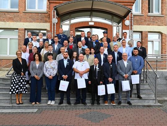 Policjanci odznaczeni za zasługi dla krwiodawstwa