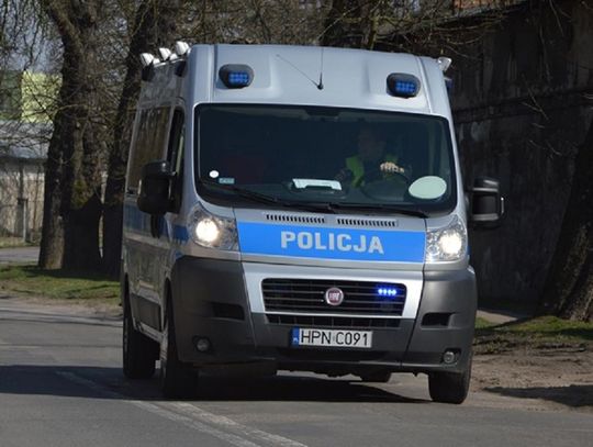 Policjanci odzyskali skradziony pojazd. Sprawca kradzieży grozi kara do 10 lat więzienia
