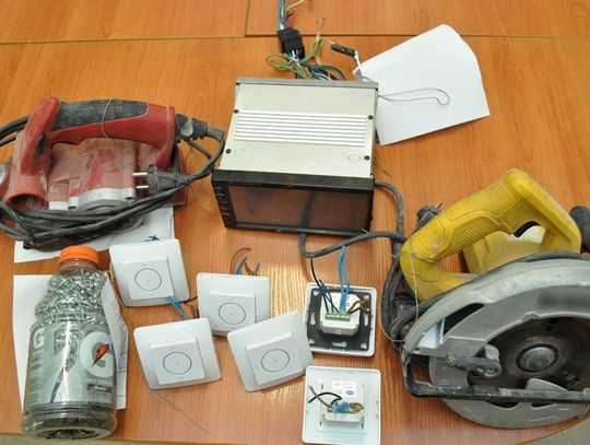 Policjanci poszukują właściciela narzędzi 