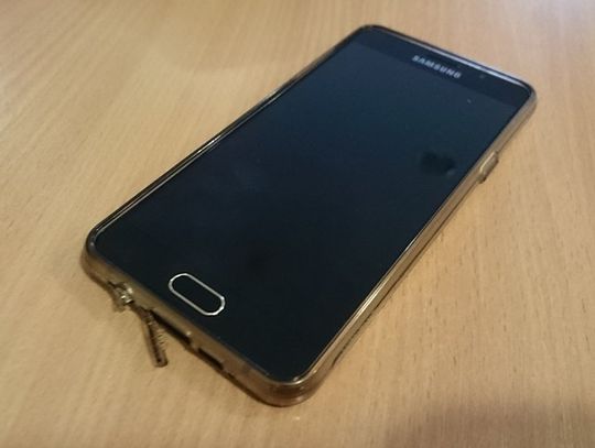 Policjanci poszukują właściciela telefonu 