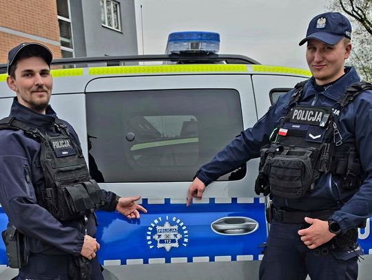 Policjanci uratowali 73-letniego mężczyznę, który leżał w wodzie przez 3 godziny