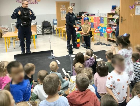 Policjanci z wizytą u przedszkolaków