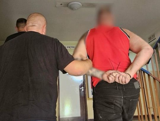 Policjanci zatrzymali dwóch poszukiwanych mężczyzn