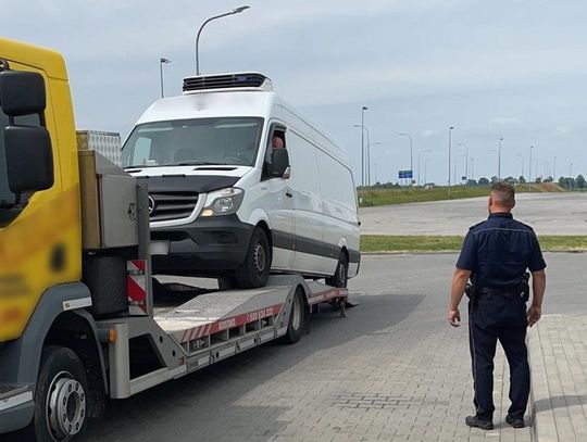 Policjanci zatrzymali złodzieja i odzyskali skradzionego sprintera