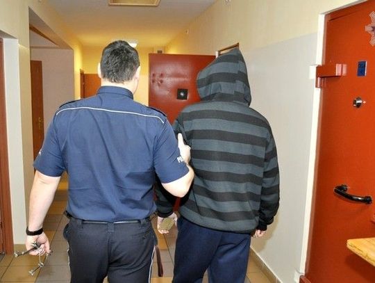 Policjant w cywilu zatrzymał poszukiwanego listem gończym