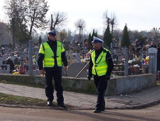 Policyjna akcja „Znicz”. Wzmożone kontrole policji w rejonie cmentarzy i na drogach 