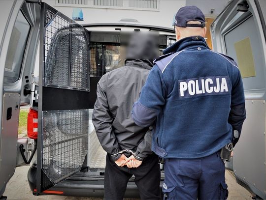Poszkodowani policjanci trafili do szpitala. 23-latek nie zdawał sobie sprawy z konsekwencji?! 