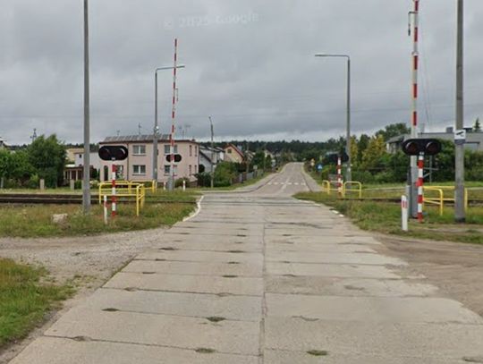 Przejazd kolejowy w Kaliskach zamknięty. Utrudnienia dla kierowców i pieszych