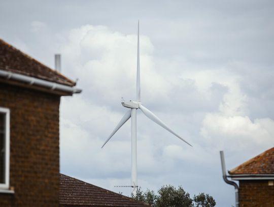 Przydomowe turbiny wiatrowe – czy to się opłaca?