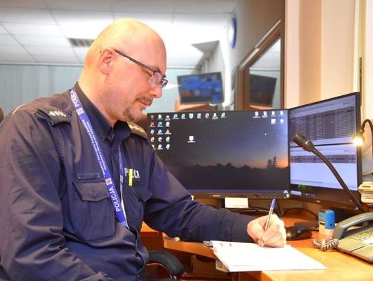 Przygniotło go auto w Niemczech. Mężczyźnie pomogli starogardzcy policjanci 