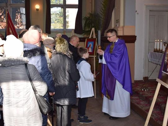 Relikwie świętego Jana Pawła II dotarły do Starogardu 