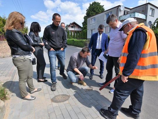 Remont zakończony! Mieszkańcy Pinczyna zadowoleni z nowej drogi 