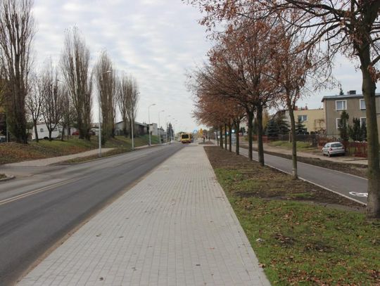 Równy chodnik i nowa ścieżka rowerowa. Wygodniej i bezpieczniej na ulicy Droga Nowowiejska