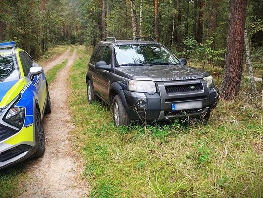 Skuteczna akcja policjantów ze Skórcza. Odzyskali skradzionego Land Rovera i zatrzymali podejrzanego