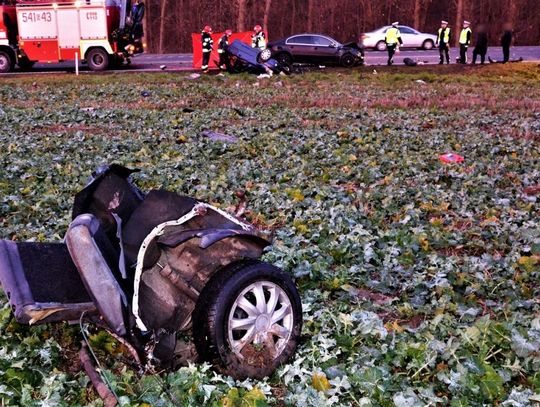 Śmierć 63-letniego kierowcy na „jedynce”. Drogi są zatłoczone – policja apeluje o rozwagę i szczególną ostrożność  