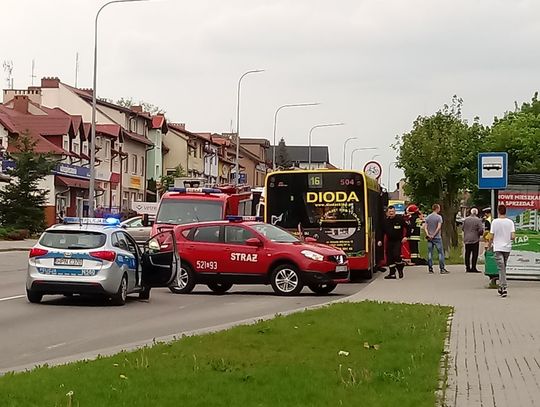 Śmiertelny wypadek na alei Armii Krajowej. Kobieta śmiertelnie potrącona przez autobus 