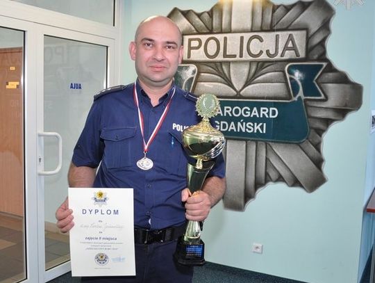 Starogardzcy policjanci z pucharami