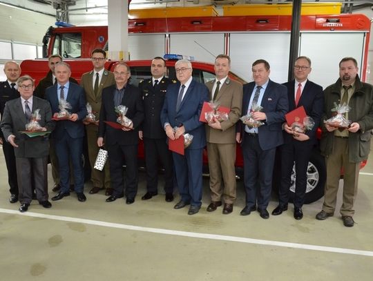  Starogardzcy strażacy otrzymali nowy pojazd rozpoznawczo-ratowniczy