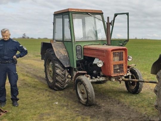 Syn ukradł matce ciągnik rolniczy... Po dwóch godzinach policjanci zatrzymali 23-latka i odzyskali skradzione mienie
