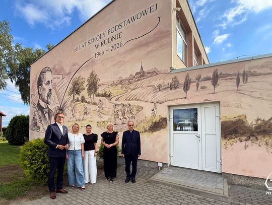 Szkoła w Rudnie ma nowy mural. To wyjątkowa pamiątka jubileuszu