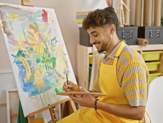 Szydełko czy pędzel? Porównanie technik i inspiracje na projekty rękodzielnicze