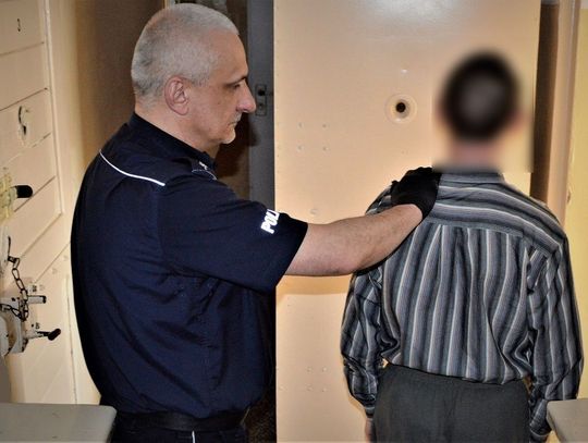 To nie był zwykły pożar. 41-latek zadźgał swojego znajomego, a następnie podpalił budynek 