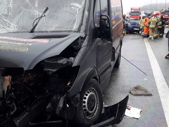 Tragiczny wypadek na autostradzie A1 koło Pelplina. 53-latek jechał pod prąd 