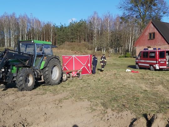 Tragiczny wypadek podczas prac polowych. Zginął 55-letni mężczyzna