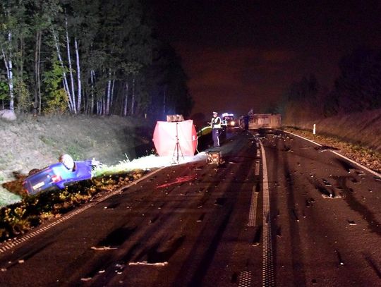 Tragiczny wypadek w Siwiałce. Nie żyje 37-letnia kobieta, dwie osoby trafiły do szpitali