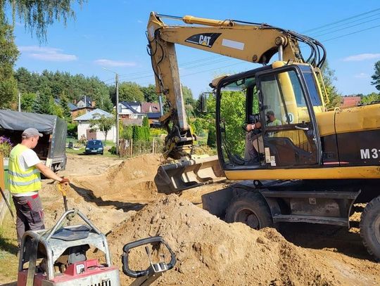 Trwa budowa drogi i kanalizacji deszczowej w Cisie