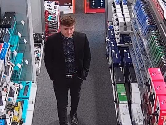 Ukradli konsole warte ponad 6 tys. zł. Szuka ich policja 