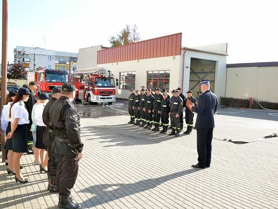 Uroczysta zmiana służby w Państwowej Straży Pożarnej w Starogardzie Gd. 