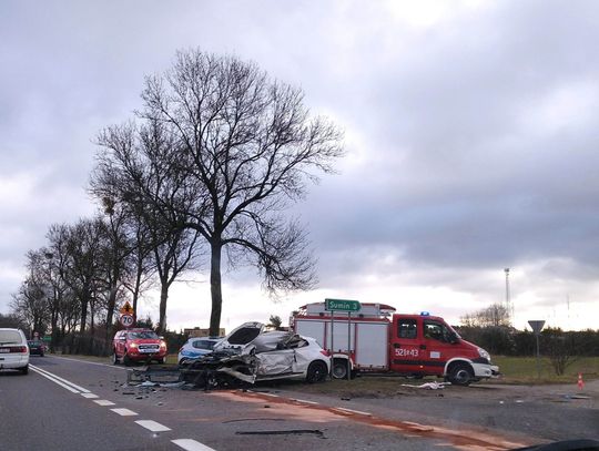 [FOTO] PILNE: Groźny wypadek na Berlince. 20-letni kierowca zabrany śmigłowcem do szpitala