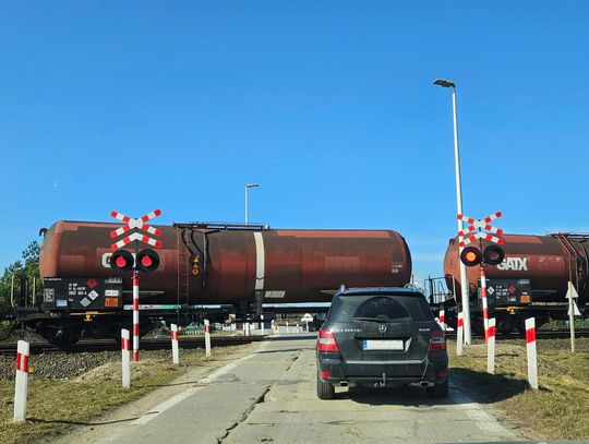 UWAGA kierowcy! Przejazd kolejowy "na Kochankach" zamknięty do końca miesiąca