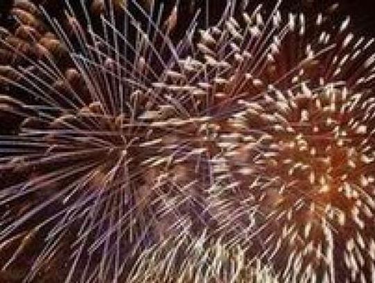 Uwaga na fajerwerki, niewłaściwe użycie może grozić kalectwem oraz mandatem 