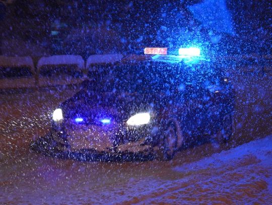 Uwaga na zmienne warunki atmosferyczne – noga z gazu, apelują policjanci