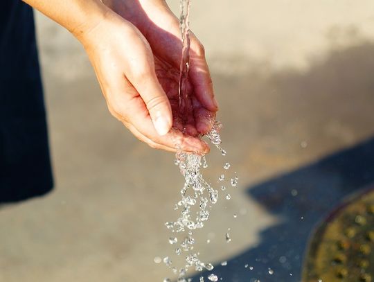 UWAGA. Podejrzenie występowania zanieczyszczenia wody bakteriami z grupy coli. Wójt apeluje o gotowanie jej przed spożyciem