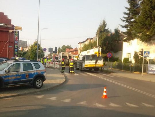 UWAGA: Wielka dziura w drodze. Utrudnienia w ruchu na ulicy Lubichowskiej 