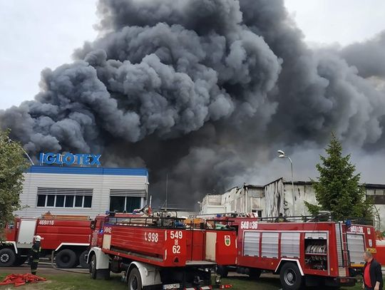 W akcji w Skórczu bierze udział 65 jednostek straży z trzech województw! Sytuacja jest bardzo dynamiczna 