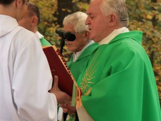 W miejscu kaźni - kwiaty pamięci tysięcy ofiar. W Szpęgawsku oddano hołd pomordowanym 