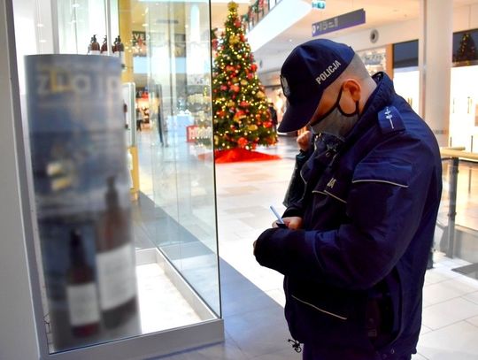 W okresie przedświątecznym policjanci prowadza kontrole sklepów i galerii 