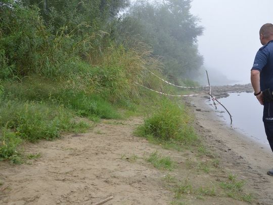 W Tczewie niski poziom wody w Wiśle odsłonił niewybuch z okresu II wojny światowej 