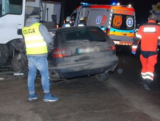 Wjechał w auto firmy energetycznej i potrącił mężczyznę. 24-letni kierowca był pijany! 