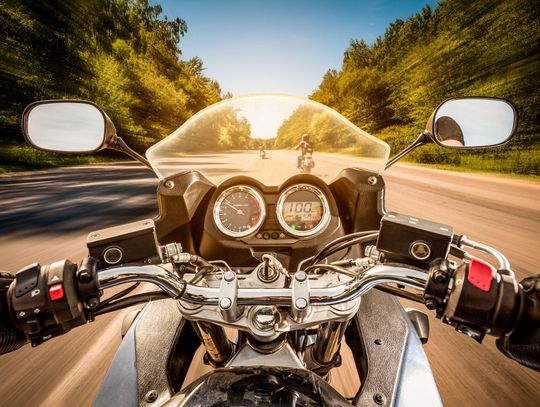 Wyjazdy Enduro – sprawdź co czeka na Ciebie po zjeździe z asfaltu