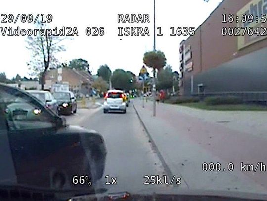 Wymusił pierwszeństwo na skrzyżowaniu. Otrzymał mandat w wysokości 200 zł. Wszystko nagrała kamera 