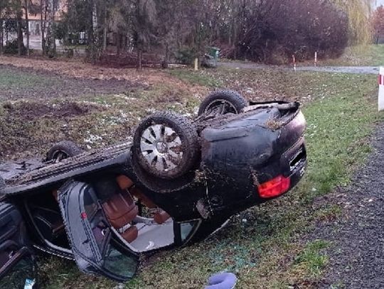 Z OSTATNIEJ CHWILI: Dachowanie na DK 91. 4 osoby trafiły do szpitala. Wprowadzono ruch naprzemienny 